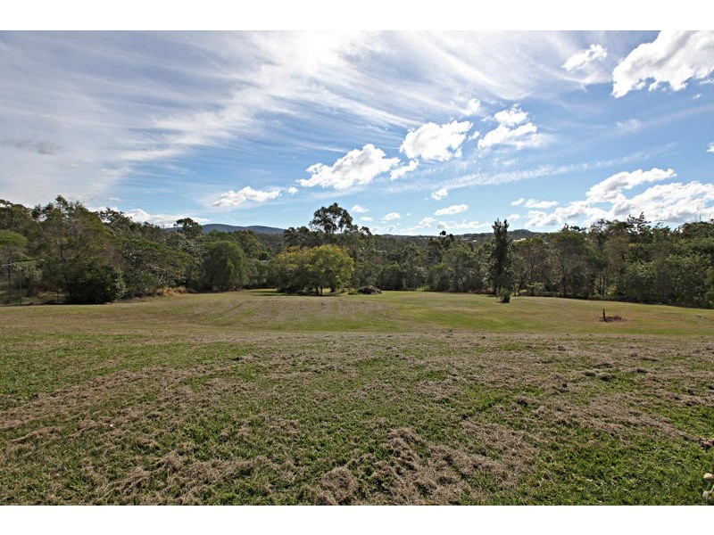 2827 Moggill Road, Pinjarra Hills QLD 4069